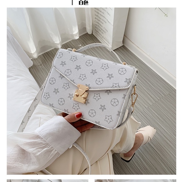 COPY - White Small Square Bag. - Picture 2 of 4